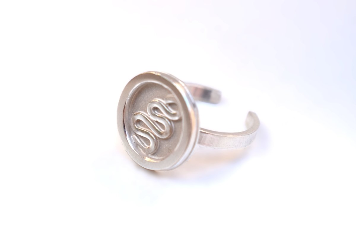 Adjustable Serene Flow Ring - SunTouch Jewelry