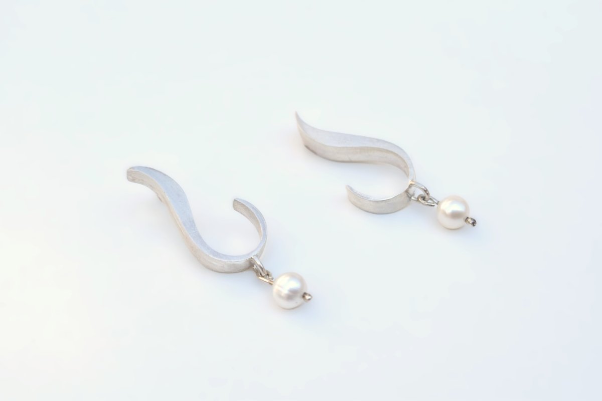 Moment of Movement Earrings - SunTouch Jewelry