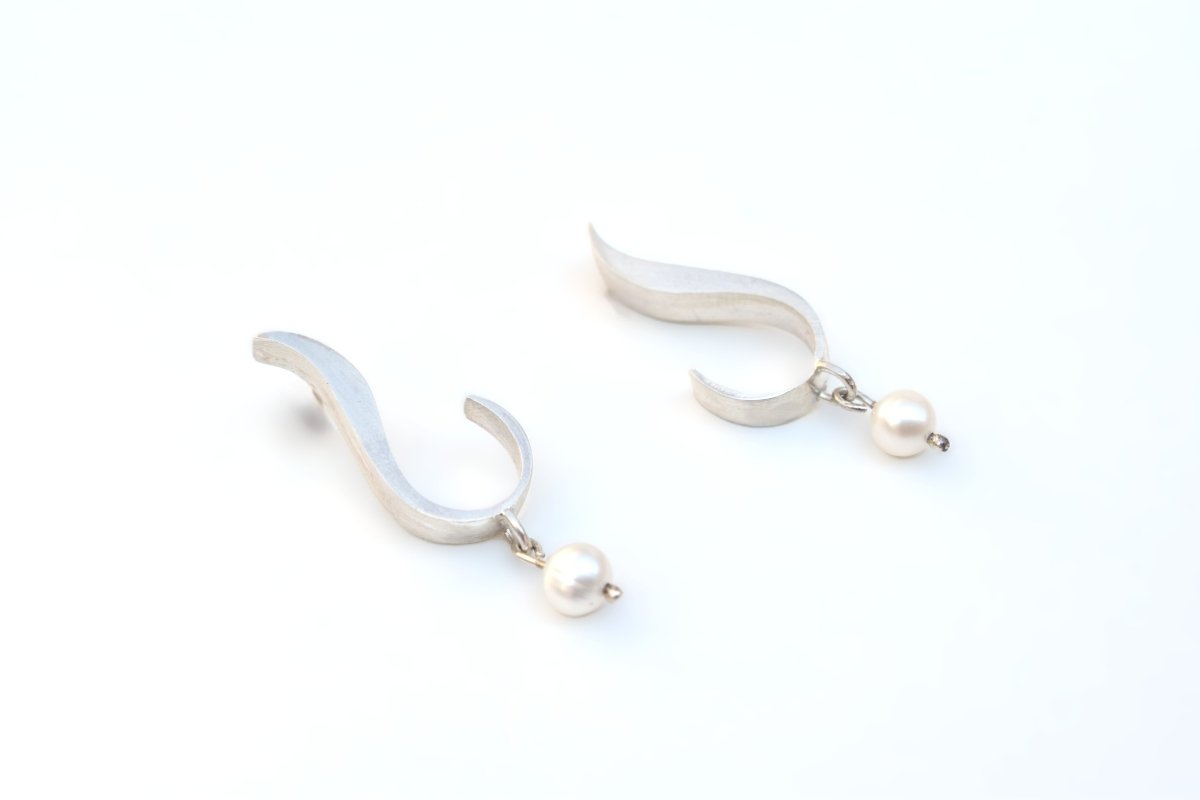 Moment of Movement Earrings - SunTouch Jewelry