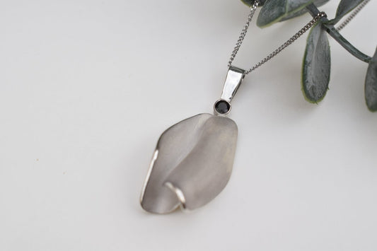 Petal Flow Pendant - SunTouch Jewelry