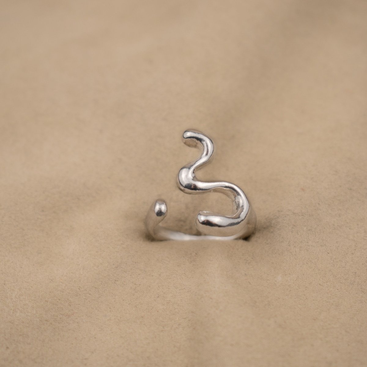 Silent Flow Ring - SunTouch Jewelry