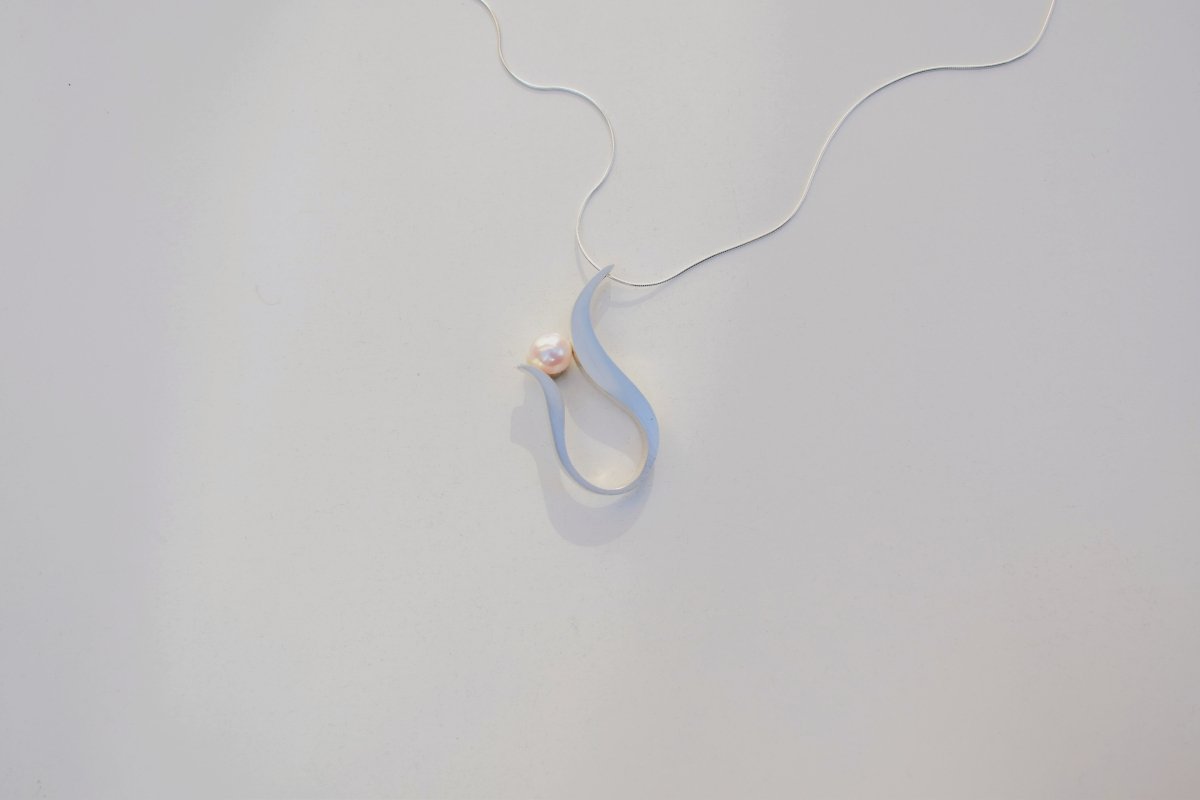 Whisper of flow Necklace - SunTouch Jewelry