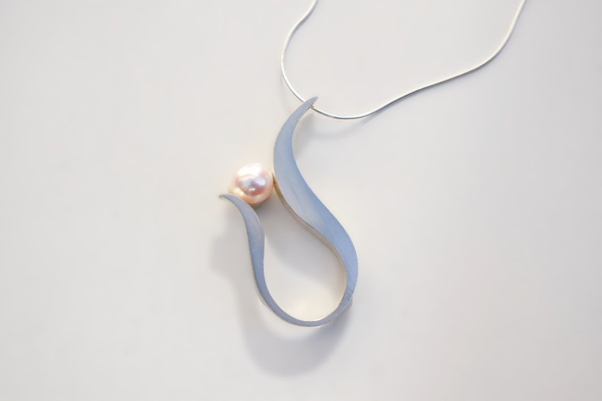 Whisper of flow Necklace - SunTouch Jewelry