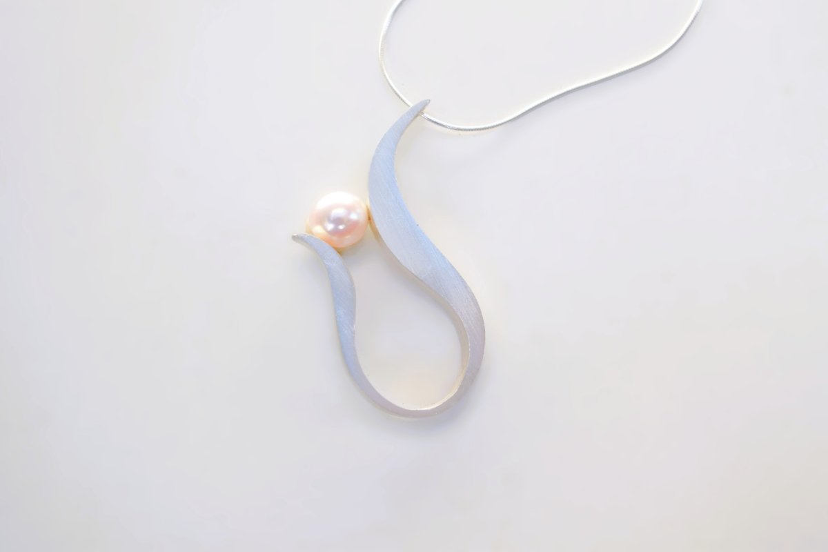 Whisper of flow Necklace - SunTouch Jewelry
