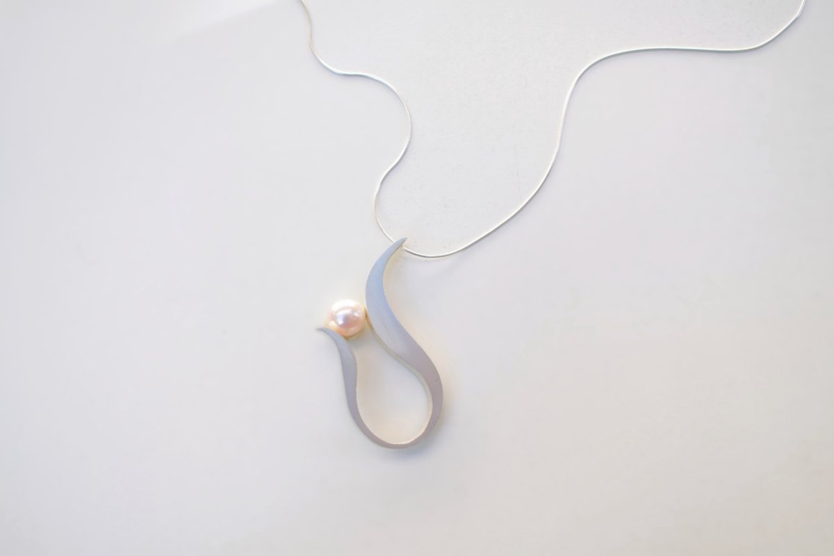 Whisper of flow Necklace - SunTouch Jewelry