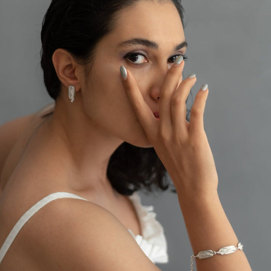 Ocean Flow Stud Earrings with Diamond - SunTouch Jewelry