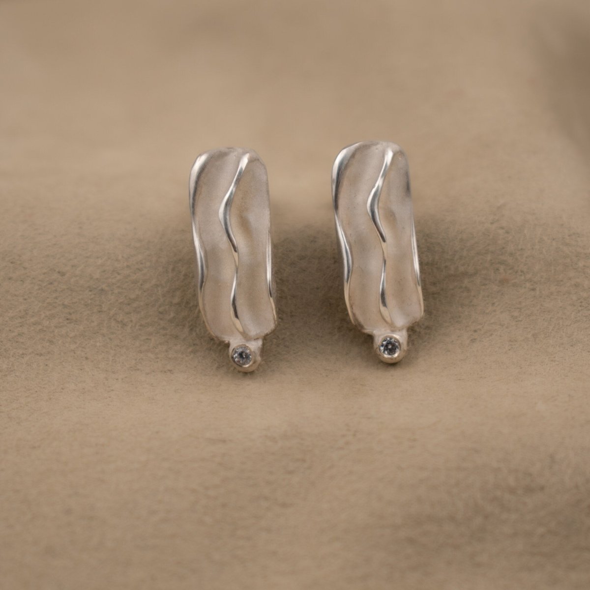 Ocean Flow Stud Earrings with Diamond - SunTouch Jewelry