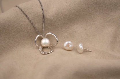 Pearl Bloom Pendant - SunTouch Jewelry