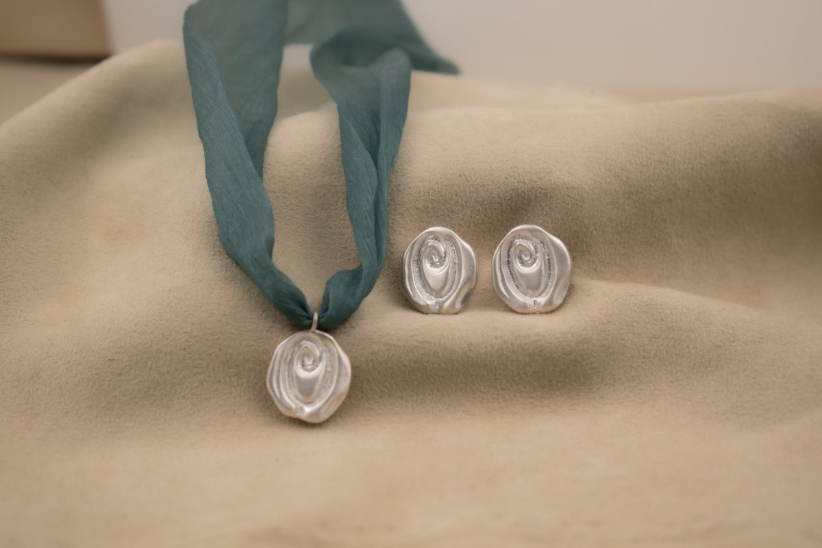 Rosette Pendant - SunTouch Jewelry
