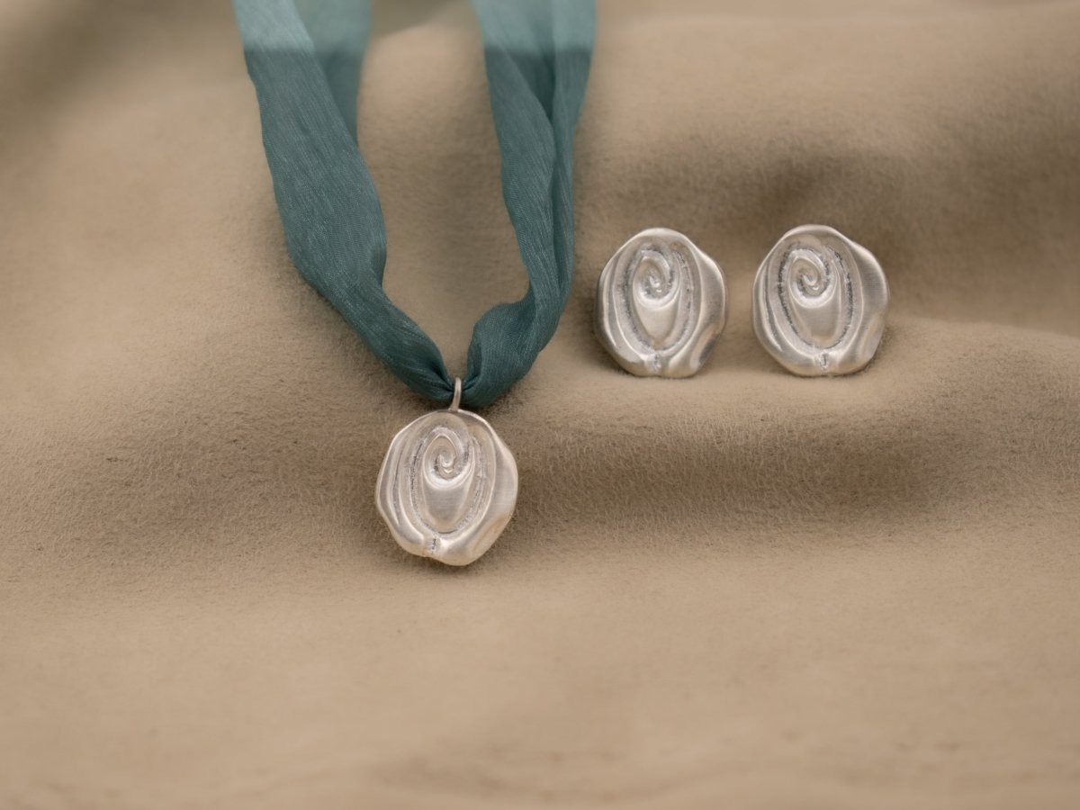 Rosette Pendant - SunTouch Jewelry