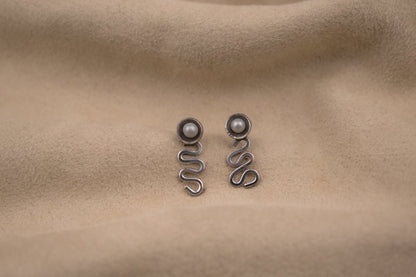 Tide Trace Pearl Earrings - SunTouch Jewelry