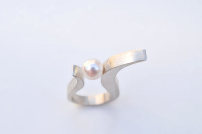 Whisper of flow Ring - SunTouch Jewelry